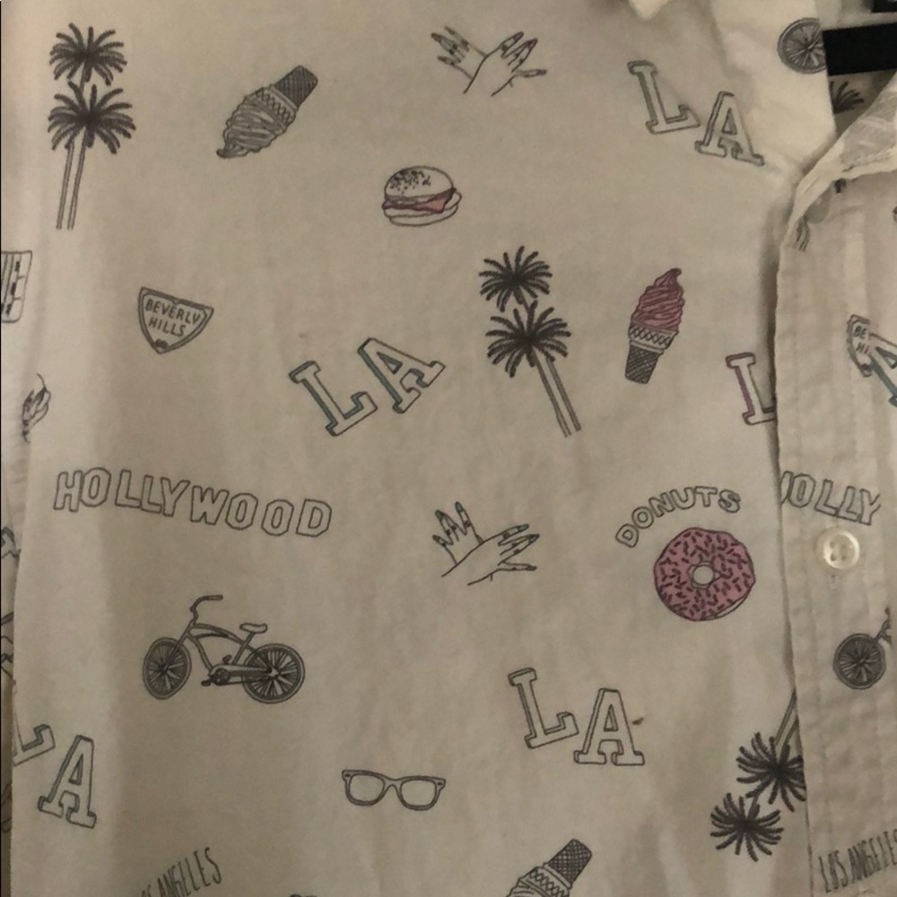 LA graphic Button Up